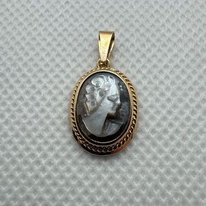 Antique 14k Brown Mother Of Pearl Cameo Carved Lady’s Pendant Charm Vintage 585